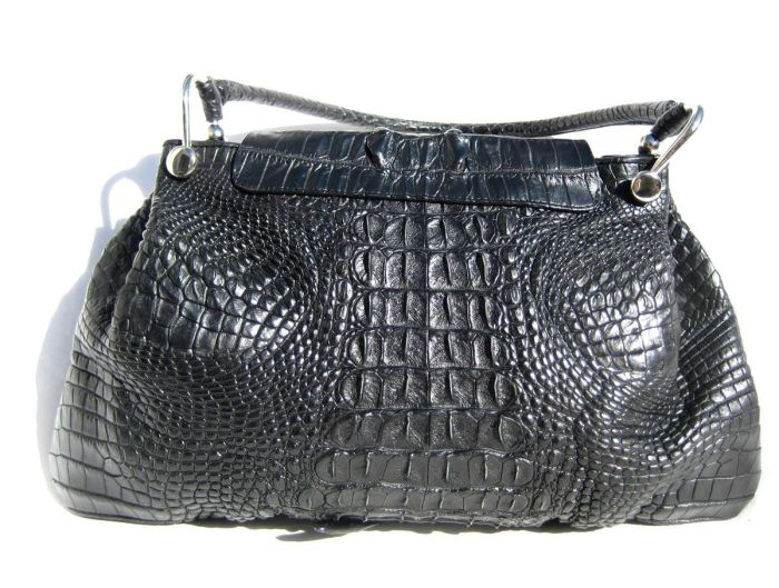 Dramatic Early Black Skin Shoulder Bag